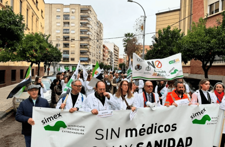 Inicio 11 EL COLEGIO OFICIAL DE MÉDICOS DE BADAJOZ APOYA LA MOVILIZACIÓN MÉDICA POR UN ESTATUTO MARCO PROPIO