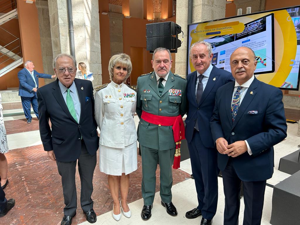 V PREMIOS «MÉDICOS Y PACIENTES»