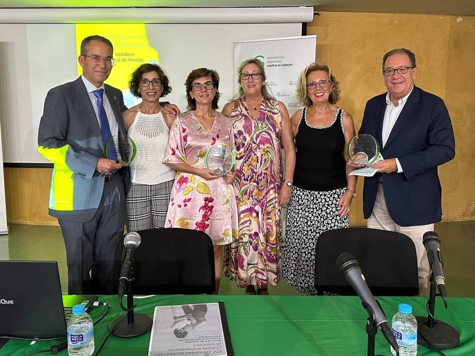 El icomBA participa en las XIV Jornadas de la AECC en Montijo