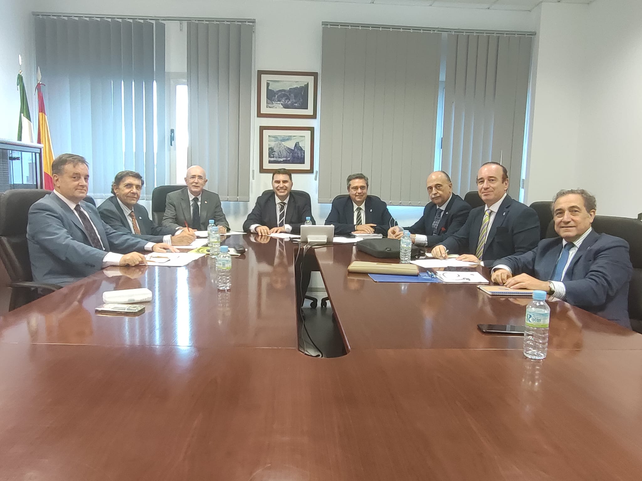 Los colegios profesionales de médicos de Extremadura se reúnen con la gerencia del SES