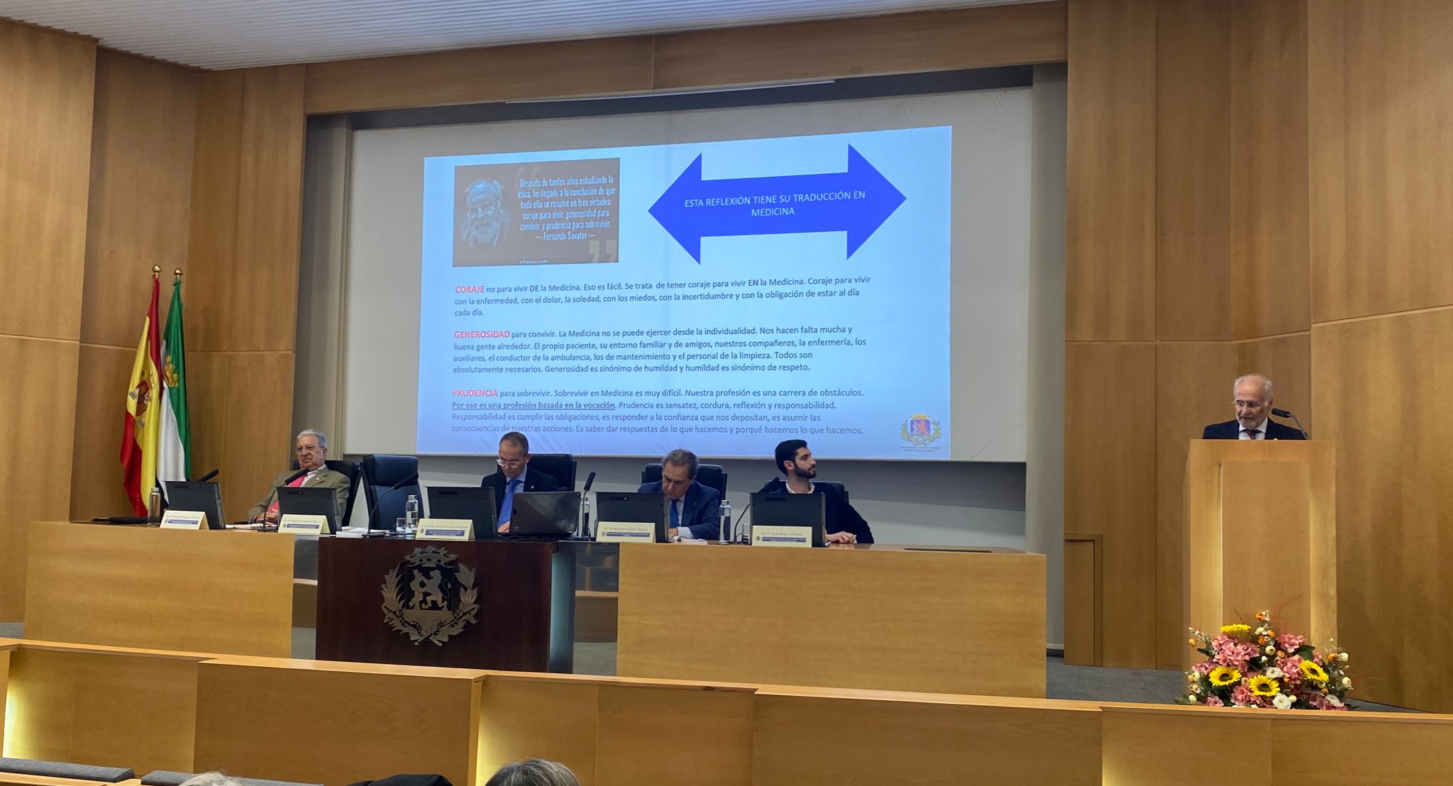 El Colegio de Médicos de Badajoz presenta el nuevo Código de Deontología Médica