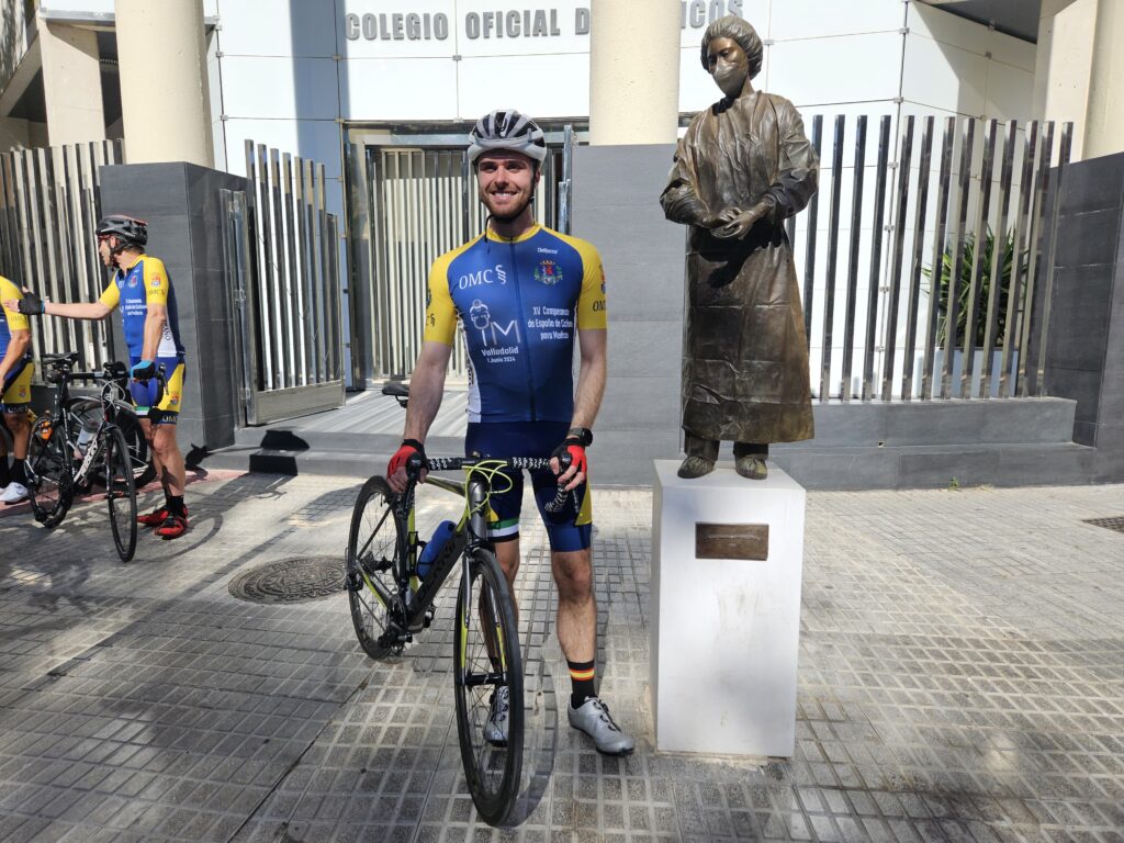 El equipo ciclista del icomBA presenta sus nuevas equipaciones 3 Imagen de WhatsApp 2024 05 28 a las 18.16.54 e973e012