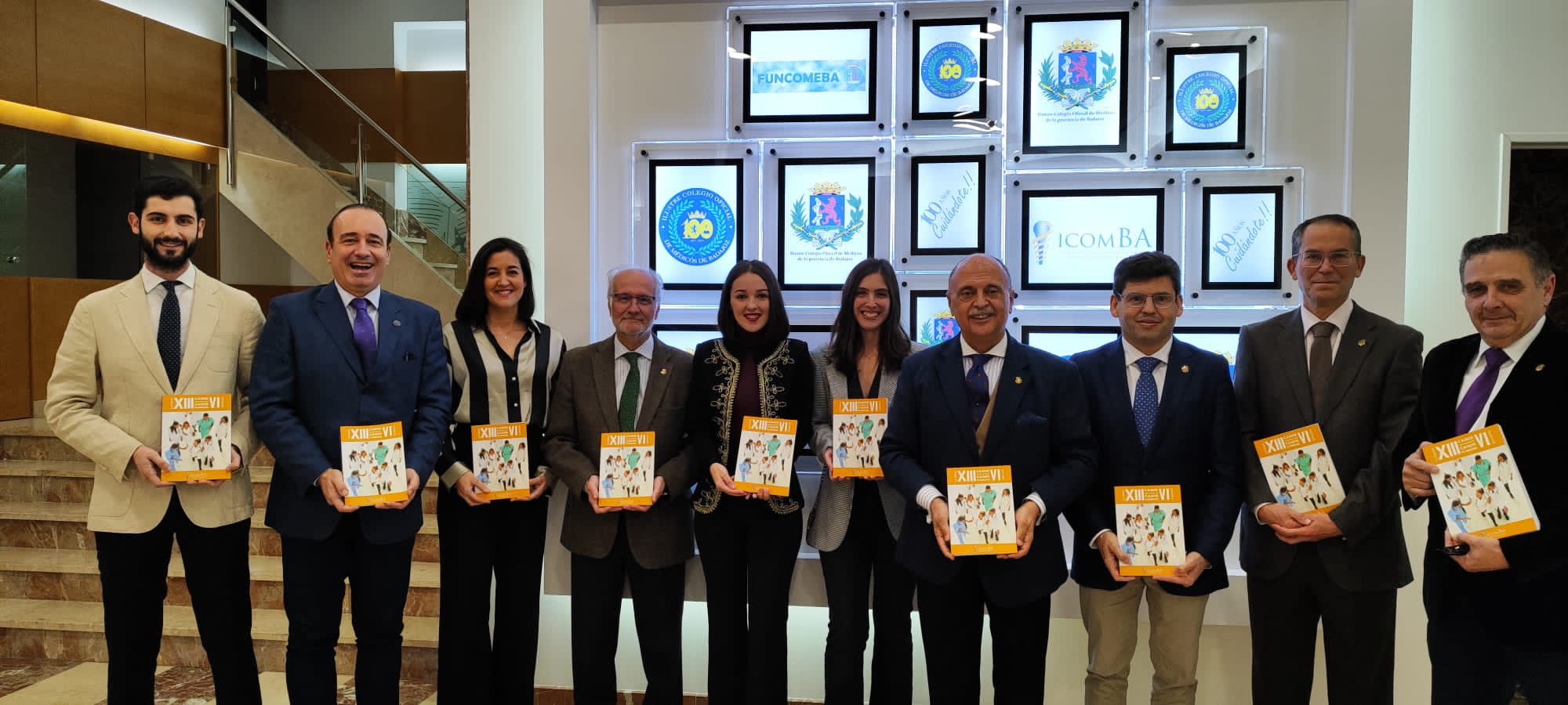 Integrantes de los comites organizadores junto con el presidente del icomBA Dr. Pedro Hidalgo